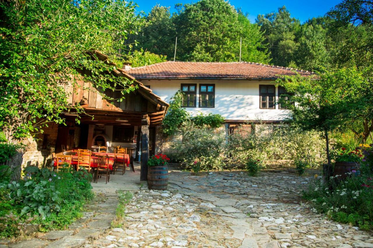 Little River Guest House Gabrovo Exterior photo